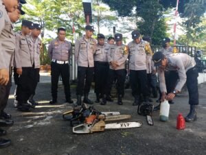 Tingkatkan Kesiapsiagaan Bencana, Polsek Wara Pelatihan Penggunaan Chainsaw