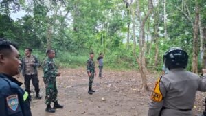 TNI-Polri Bubarkan Judi Sabung Ayam di kelurahan wara&hellip;