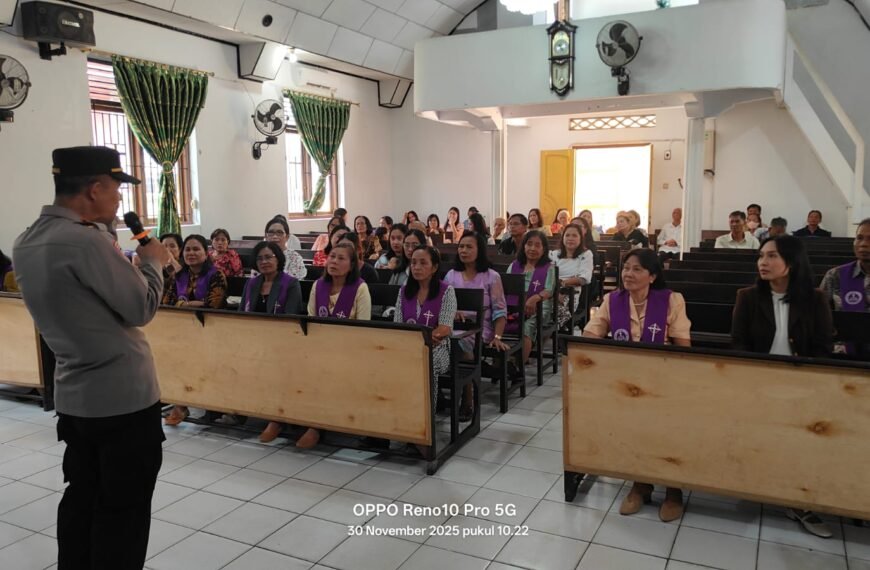 Minggu Kasih, Binmas Polres Palopo ke Gereja Toraja&hellip;