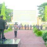 Wakapolda Sulsel Pimpin Upacara Penganugerahan Satyalancana Pengabdian Personel Polda Sulsel