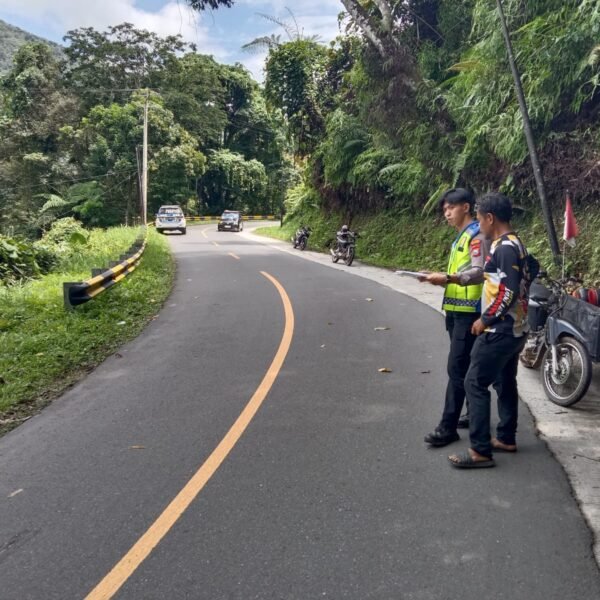 Truk Box vs Motor Tabrakan di Poros Palopo-Toraja,&hellip;