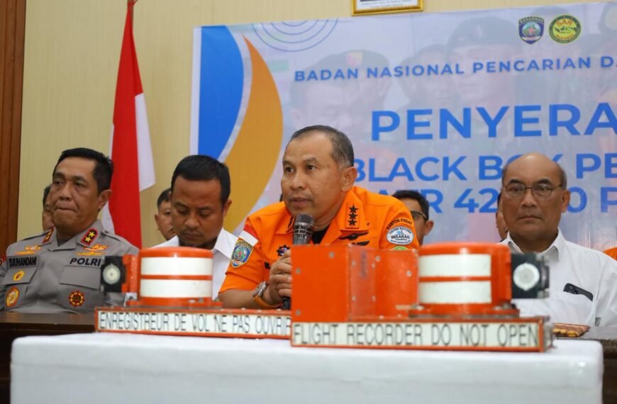 Kapolda Sulsel Hadiri Penyerahan Black Box Pesawat ATR 42-500 kepada KNKT