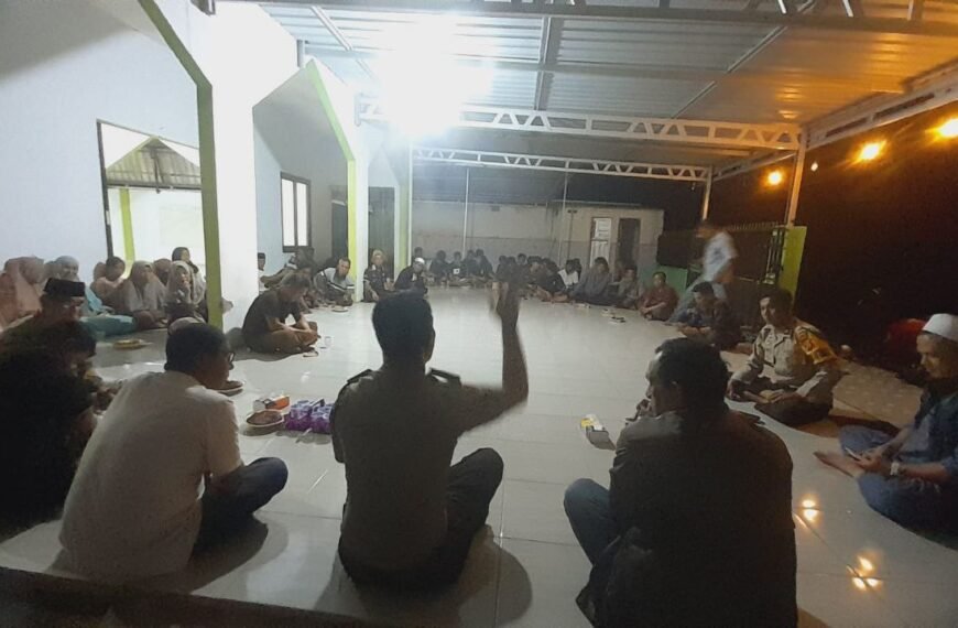 Akhiri Perkelahian Keompok, Polres Palopo Pertemukan Warga Kelurahan Palangiran Batu Walenrang Palopo