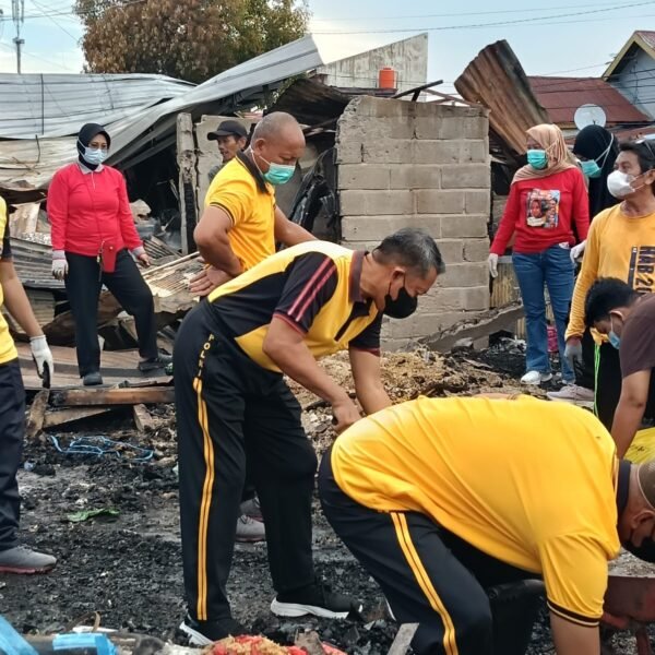 Pasca Kebakaran, Personil Polres Palopo korvey Lokasi Kebakaran…