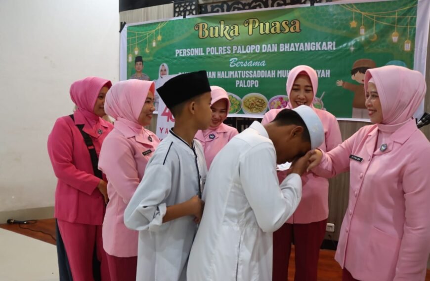 Kolaborasi Bhayangkari dan Polres Palopo, Berbagi Bahagia Dengan Buka Bersama Para Anak Yatim Piatu