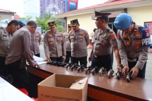 Pengawasan Bertugas, Kapolres Palopo Riksa Senpi Personil Polres&hellip;