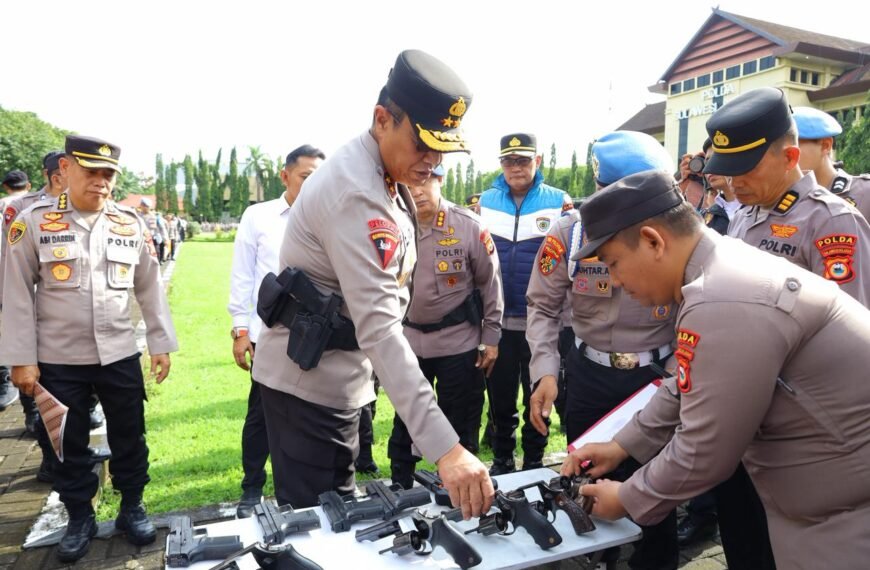 Kapolda Sulsel Pimpin Apel Pengecekan&hellip;