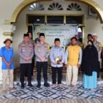 Kapolres Palopo Bersama Baznas Menyalurkan Zakat Fitrah Dan Infaq Kepada Masyarakat Yang Membutuhkan